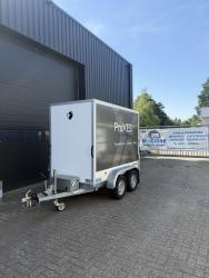 Gesloten aanhangwagen met laadlift