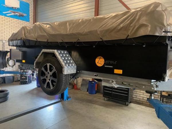 Vouwwagens Tentrailers & Caravans